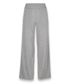 Nayked Apparel Athleisure><noscript><img width=