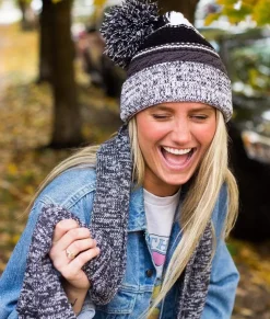 Nayked Apparel Accessories>Women'S Ridiculously Soft Chunky Knit Pom-Pom Beanie